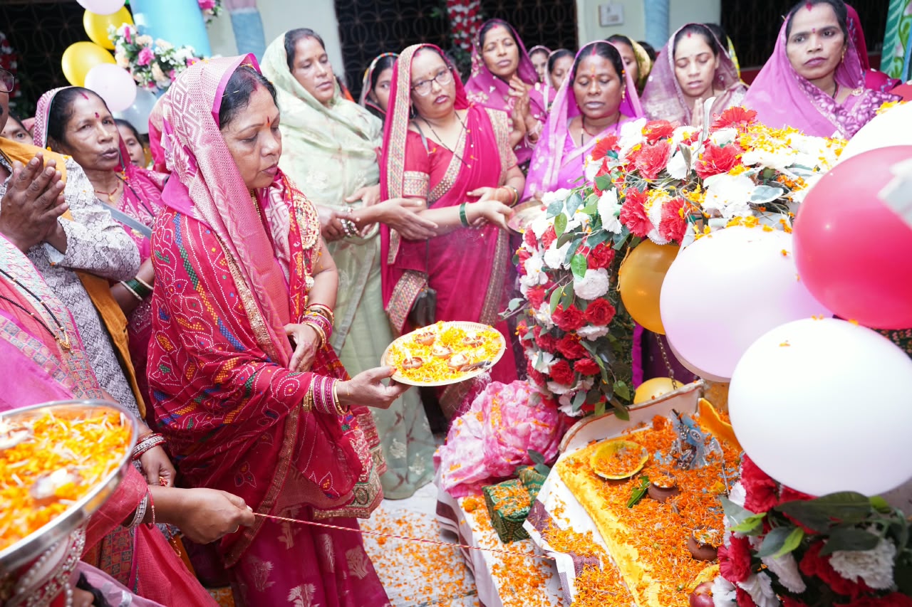पमशाला में श्रीकृष्ण जन्माष्टमी महोत्सव पर उमड़ा आस्था का सैलाब, मटकी फोड़ का हुआ आयोजन, लड्डू गोपाल को झूला झुलाकर माखन मिश्री का लगाया गया भोग…..