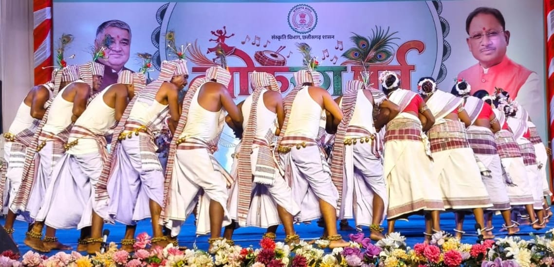 पहली बार लोकरंग पर्व में दिखी सरगुजा-जशपुर अंचल की आदिवासी लोकसंस्कृति की मनमोहक झलक, पंथी और नाचा-गम्मत ने भी मोहा दर्शकों का मन